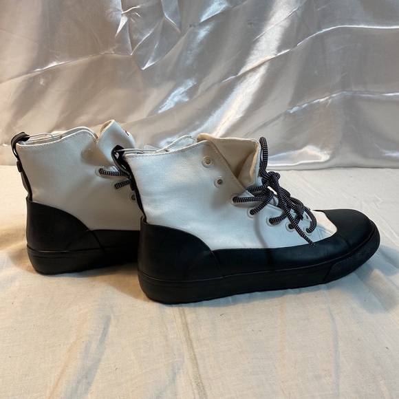 HUNTER Unisex White shoes men’s 7 women’s 9 new - Picture 2 of 4